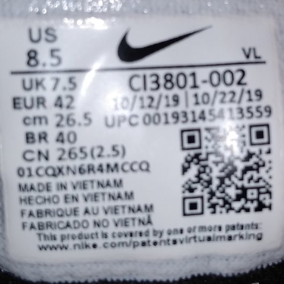 Nike Running Quest 2 trainers in black Size 8.5 Super Clean Hardly worn